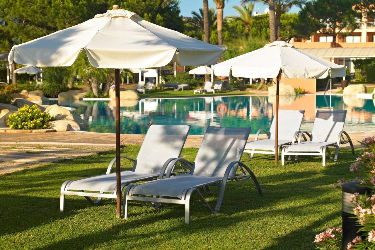 Hipotels Hipocampo Palace & Spa Cala Millor Kültér fotó A beach chair
